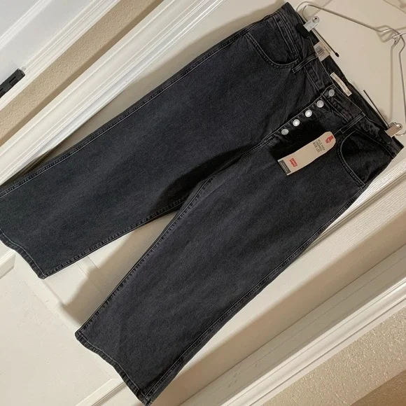 Levi’s High Cropped Wide Leg - Picture 5 of 7